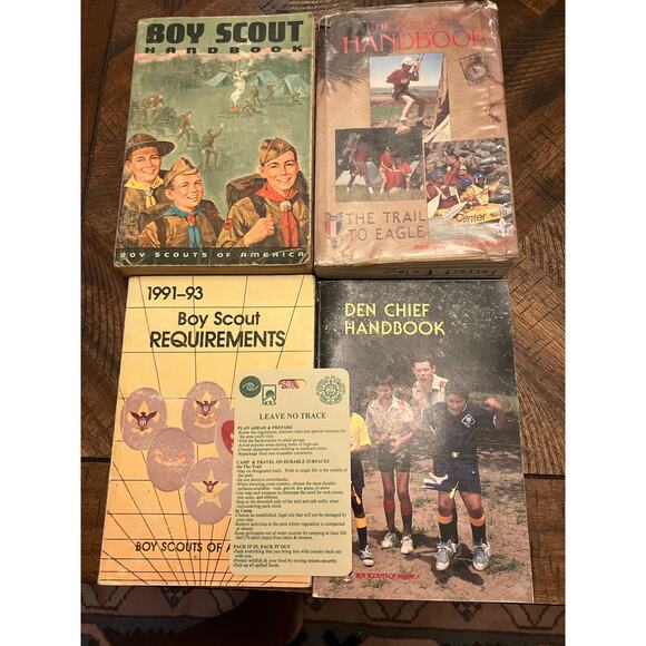 Boy Scout Manual, Requirements, Den Chief Handbook, Lot of 4 Vintage, 70s 90s - Picture 1 of 10